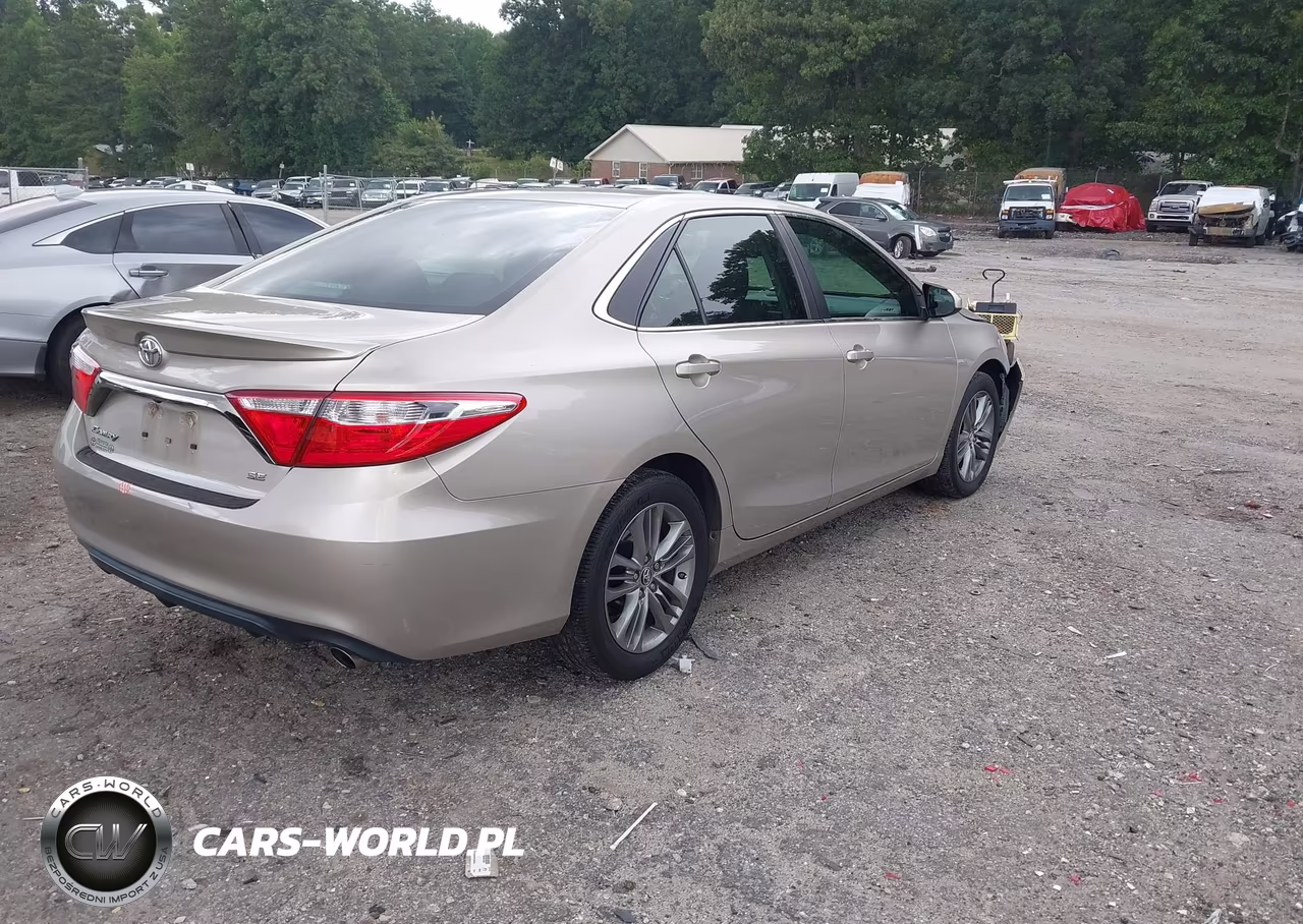 2015 Toyota Camry Se VIN:4T1BF1FK3FU109555 - 4