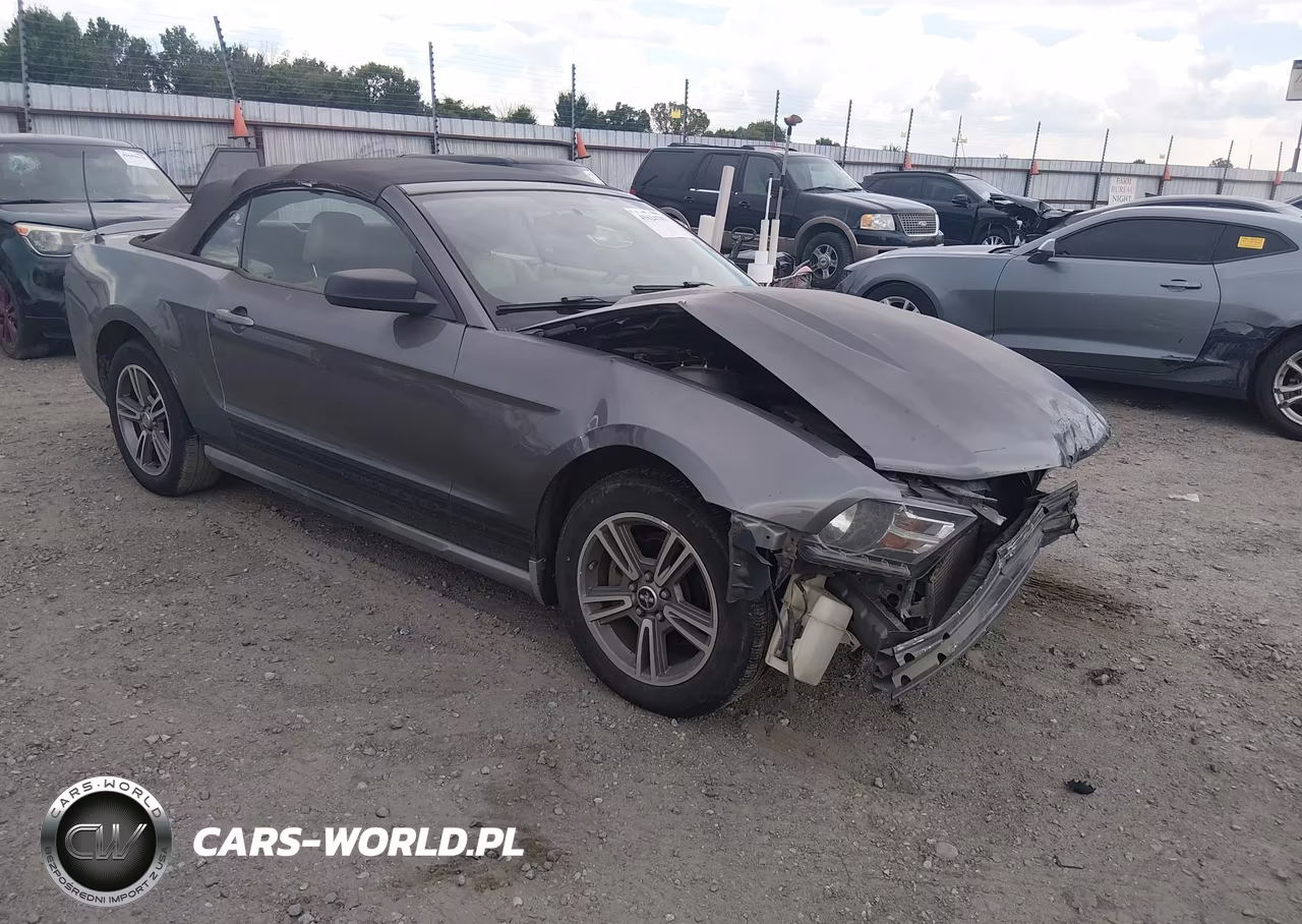 2010 Ford Mustang V6-V6 Premium