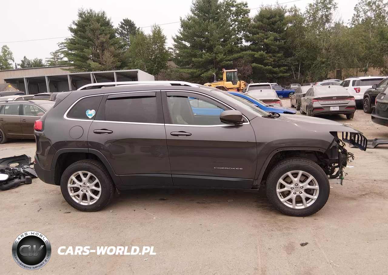 2017 Jeep Cherokee Latitude VIN:1C4PJMCS4HW594570 - 14