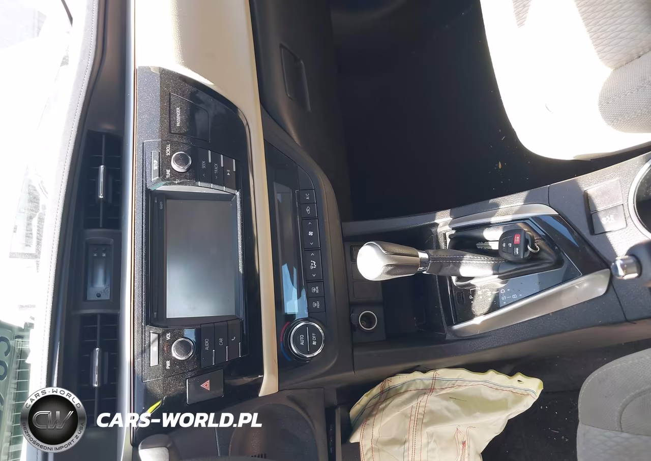 2016 Toyota Corolla Le Plus VIN:5YFBURHE0GP431309 - 11