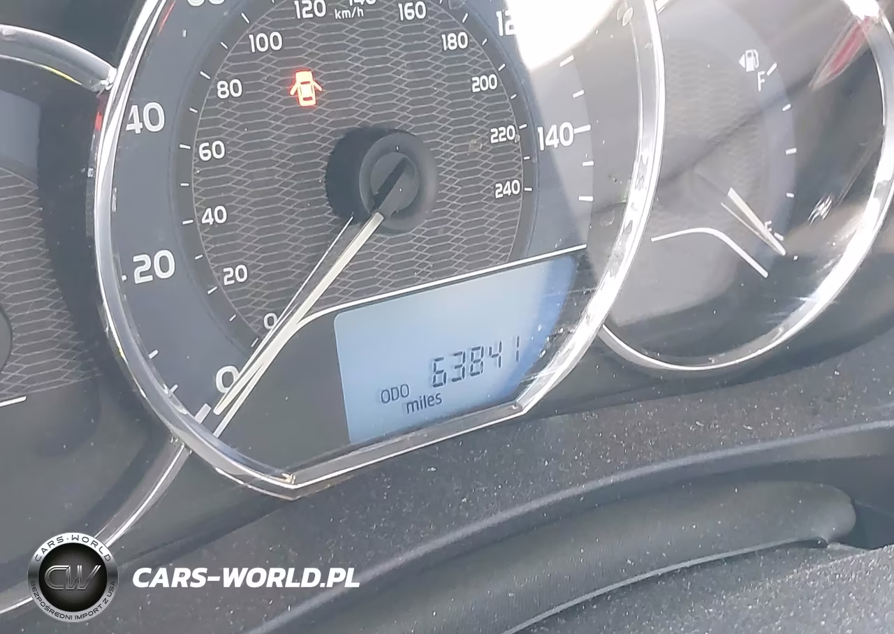 2016 Toyota Corolla Le Plus VIN:5YFBURHE0GP431309 - 16