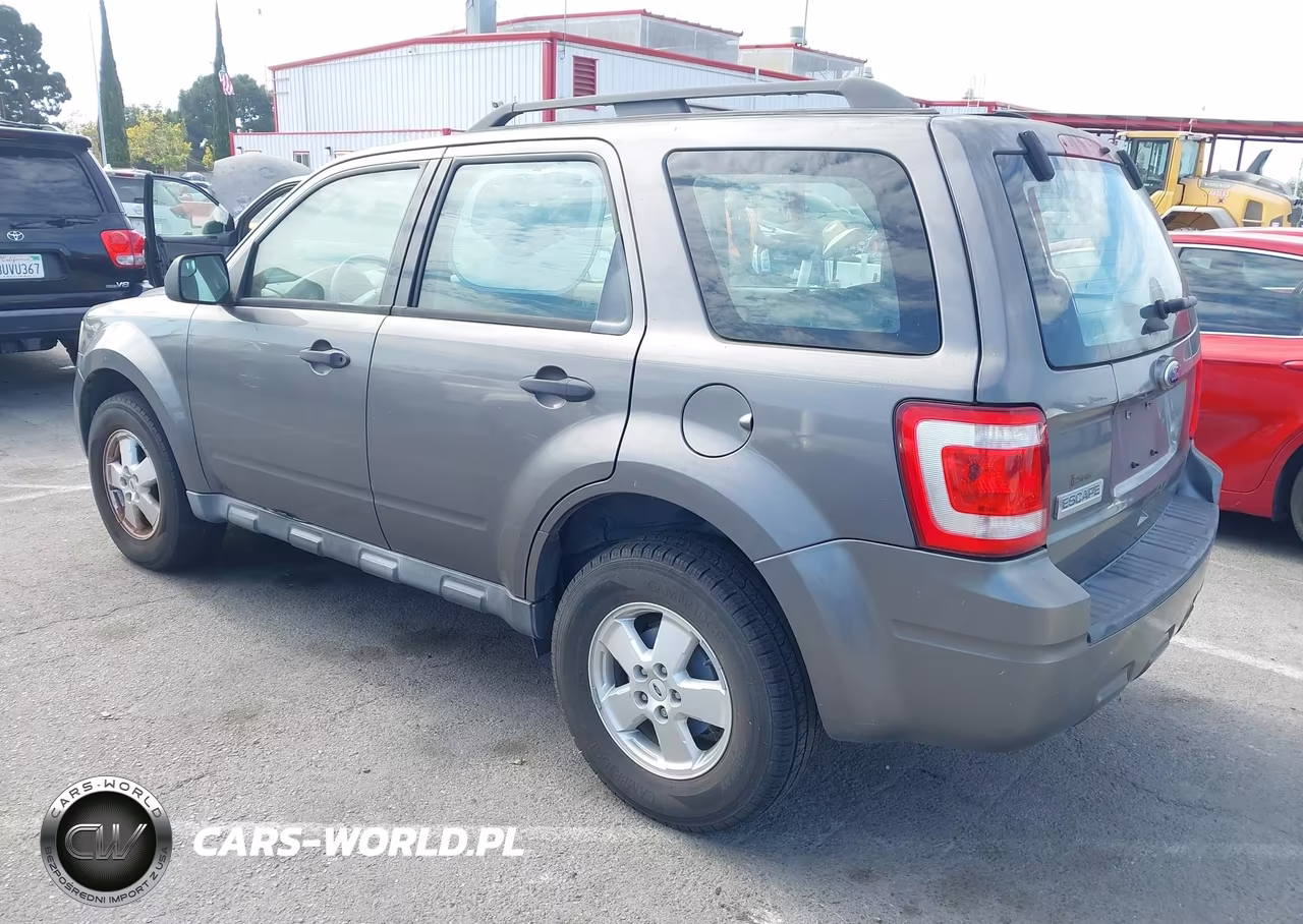 2012 Ford Escape Xls VIN:1FMCU0C76CKB27026 - 3