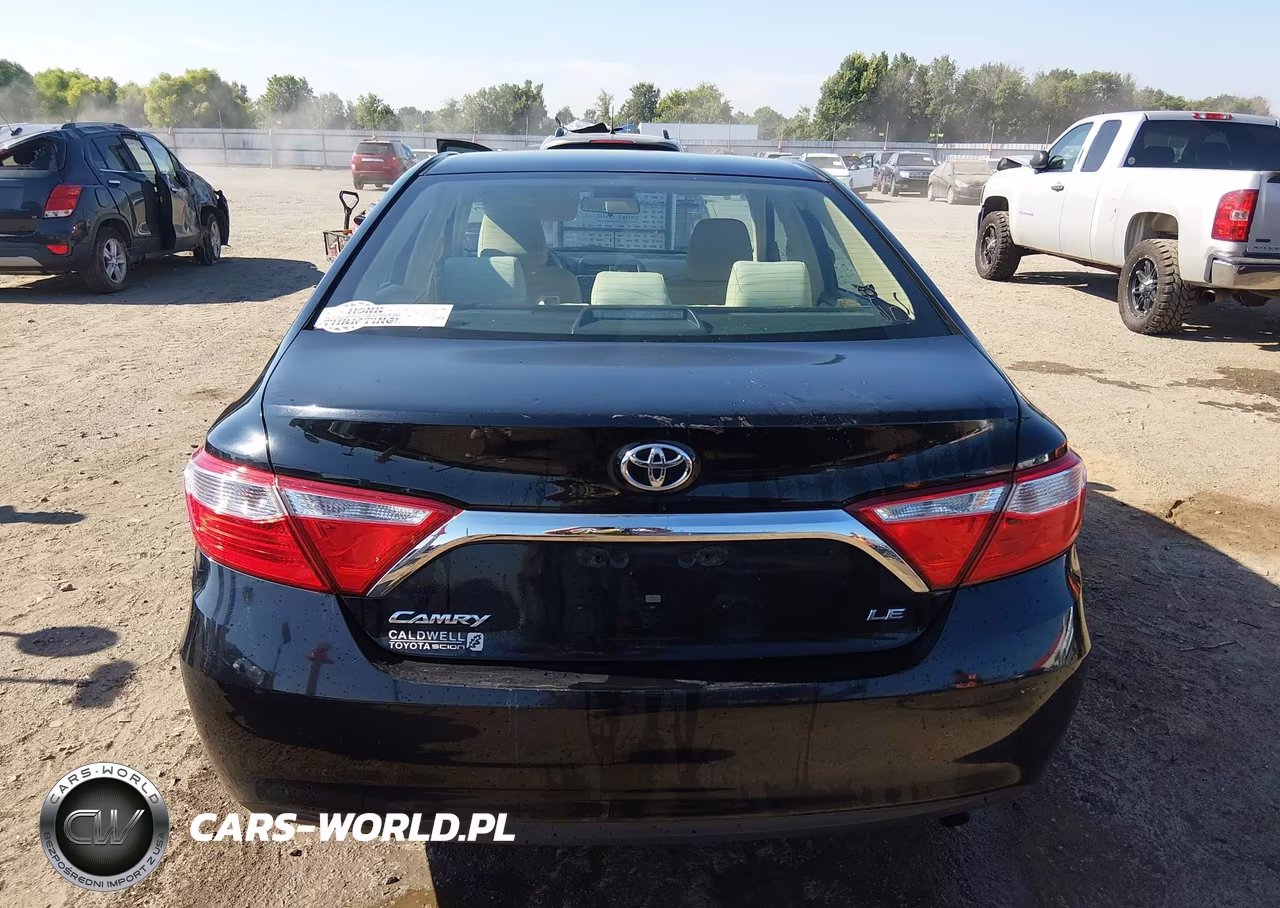 2015 Toyota Camry Le VIN:4T1BF1FK2FU043645 - 16