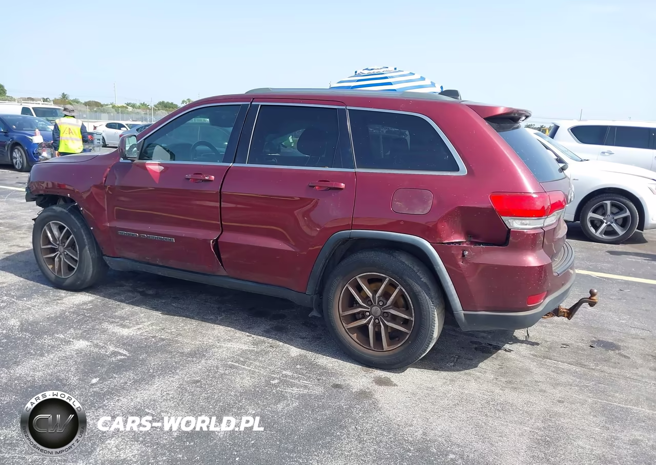 2018 Jeep Grand Cherokee Laredo E 4X2 VIN:1C4RJEAG0JC363802 - 3