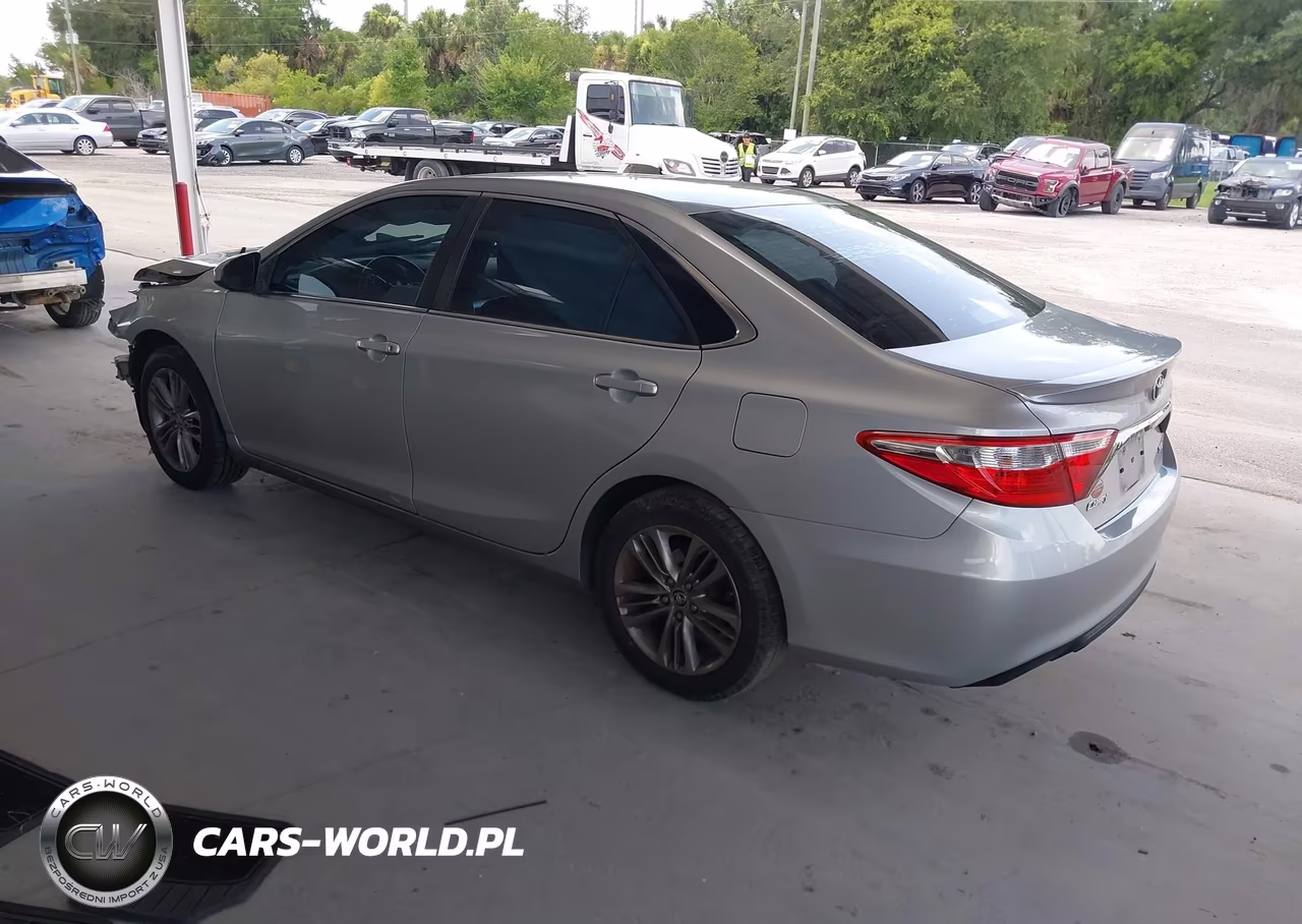 2017 Toyota Camry Se VIN:4T1BF1FK9HU740393 - 3