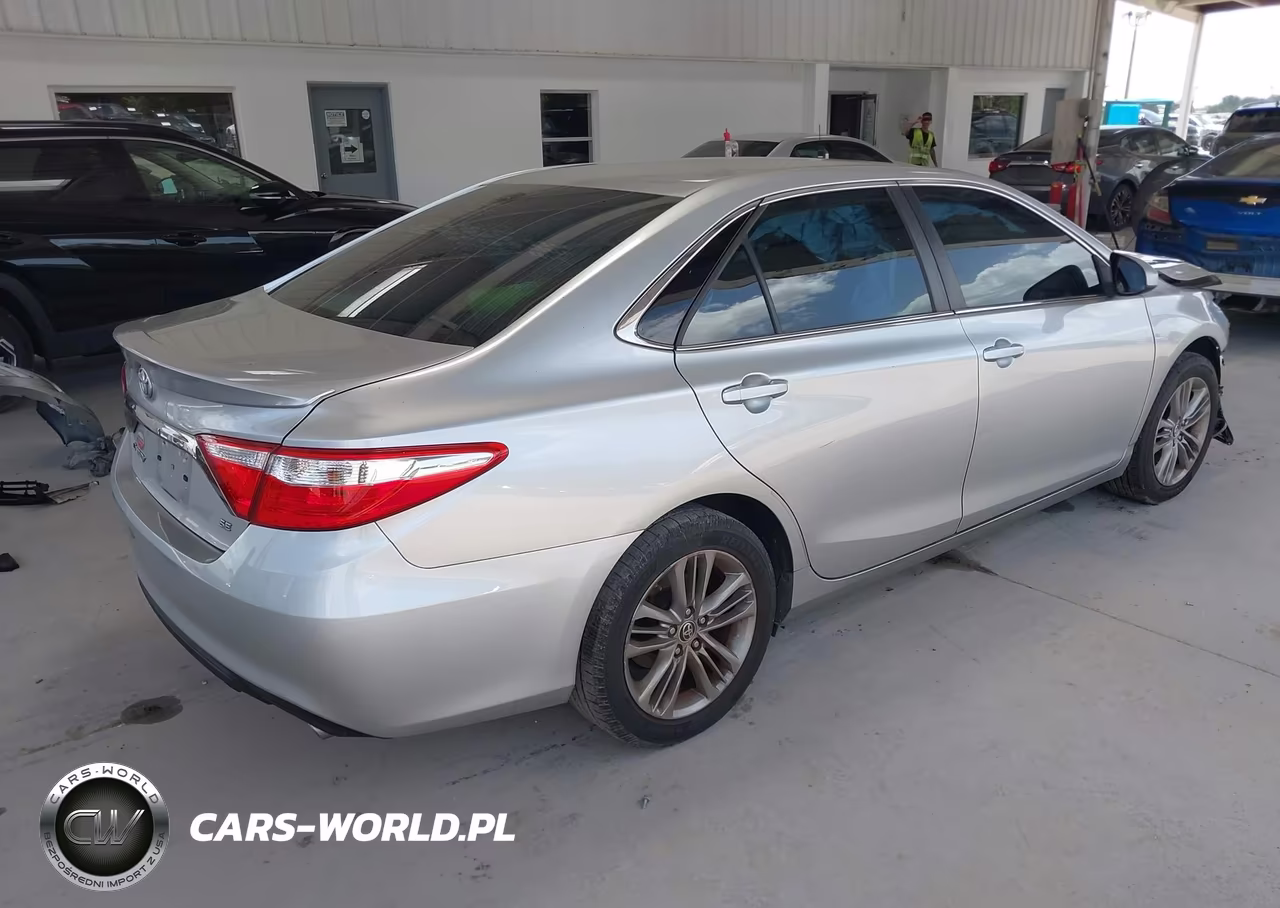 2017 Toyota Camry Se VIN:4T1BF1FK9HU740393 - 4