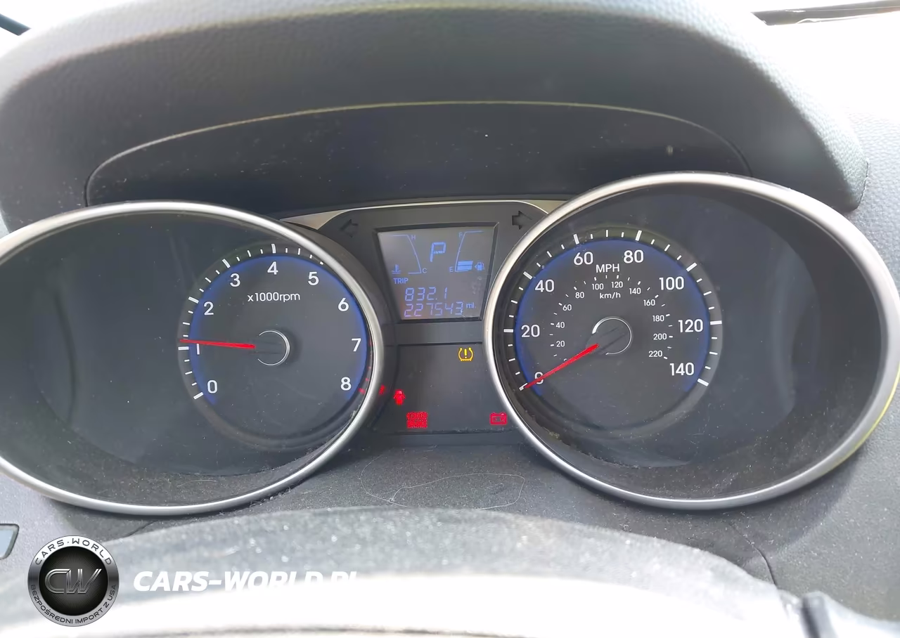 2010 Hyundai Tucson Limited VIN:KM8JUCAC1AU022436 - 7
