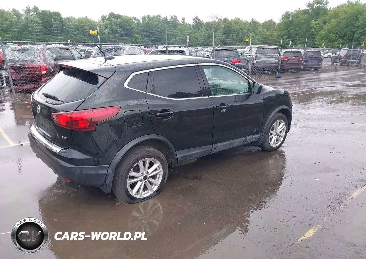 2019 Nissan Rogue Sport S VIN:JN1BJ1CR5KW321038 - 4