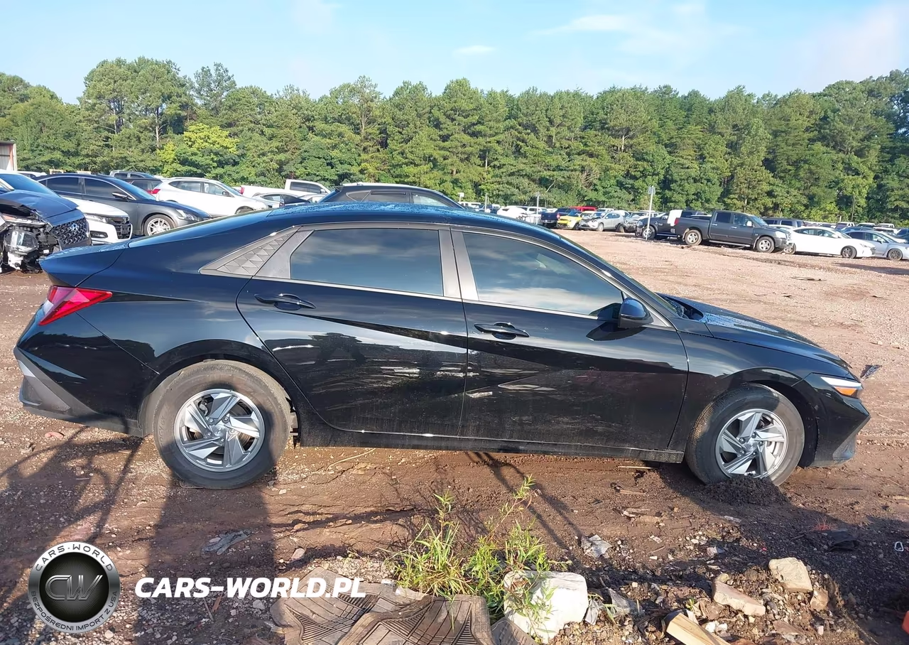 2026 Hyundai Elantra Se VIN:KMHLL4DG1TU127688 - 13