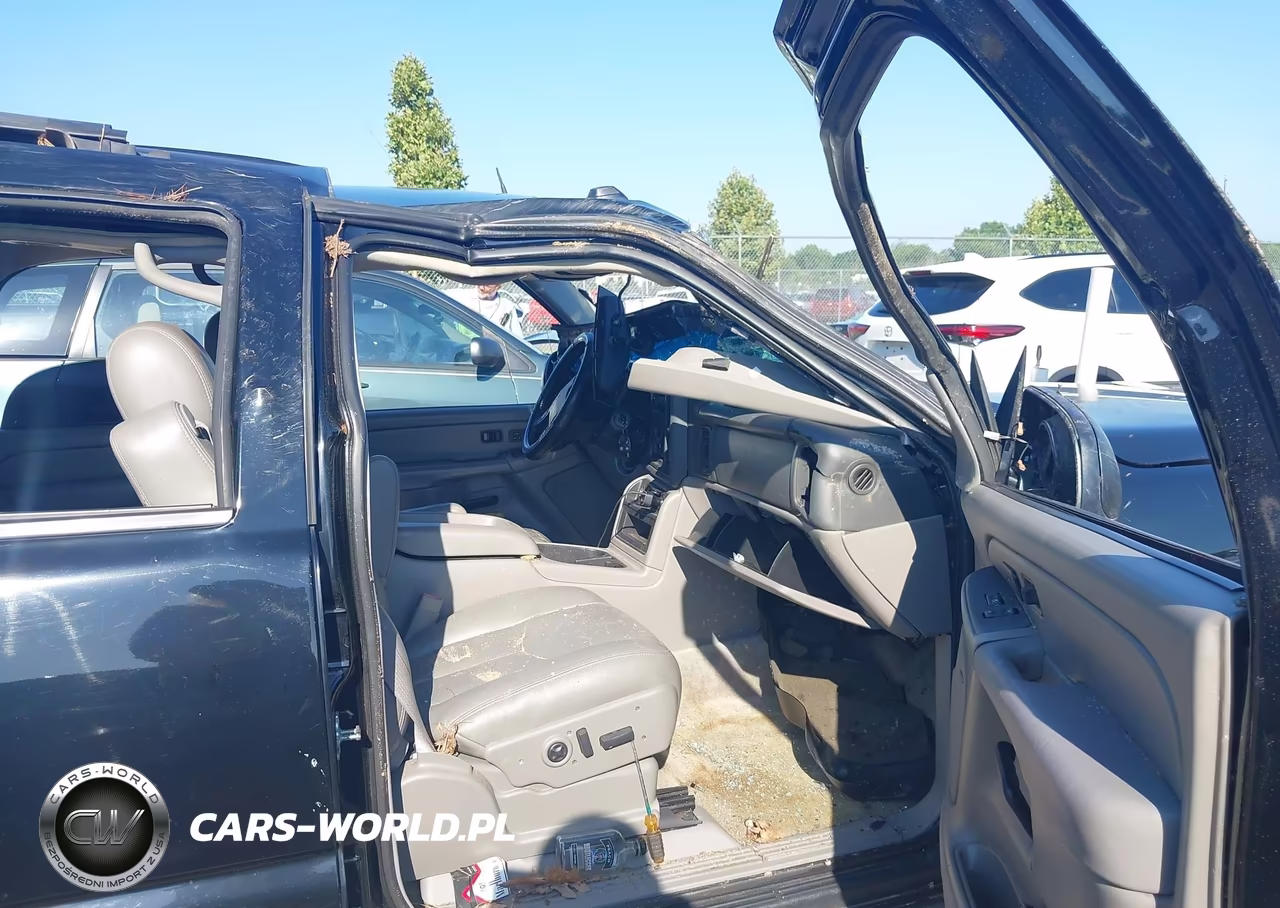 2005 Chevrolet Tahoe Z71 VIN:1GNEK13T15R168932 - 5
