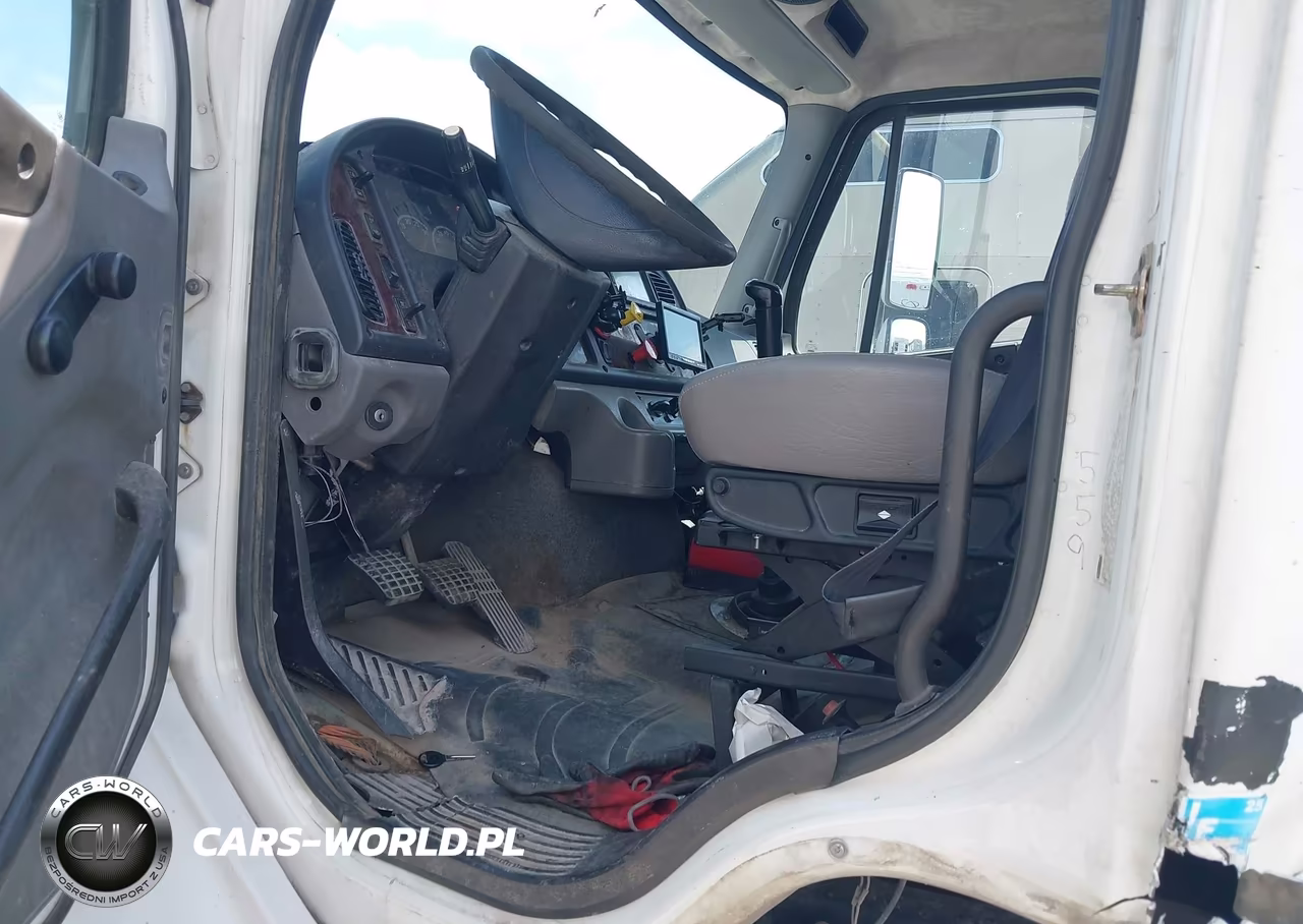 2007 Freightliner M2 112 Medium Duty VIN:1FUBC5CV97HW67559 - 7