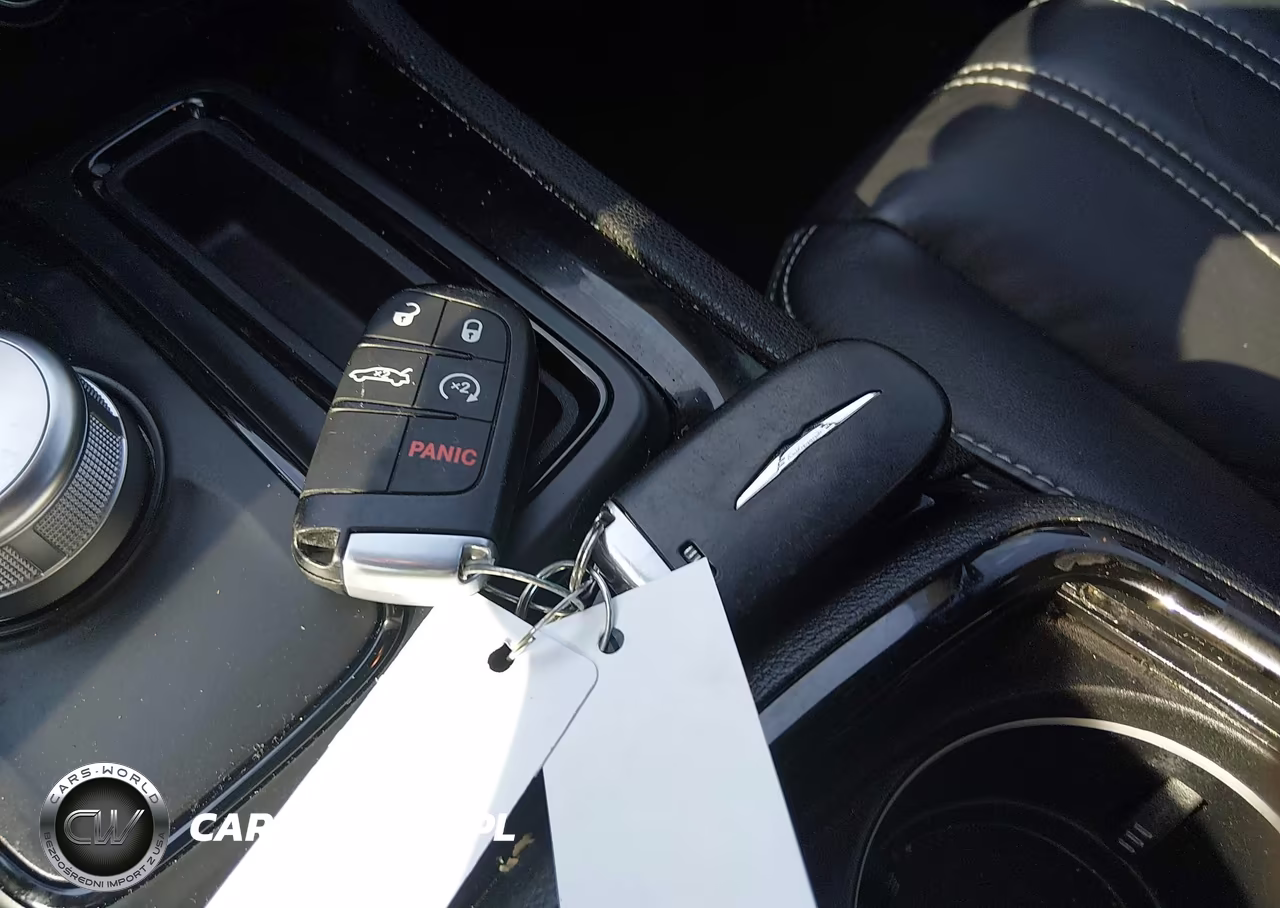 2019 Chrysler 300 300S VIN:2C3CCABGXKH700891 - 11