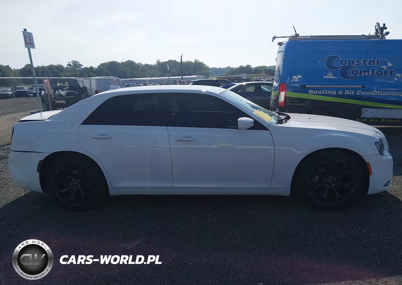 2019 Chrysler 300 300S VIN:2C3CCABGXKH700891 - 13