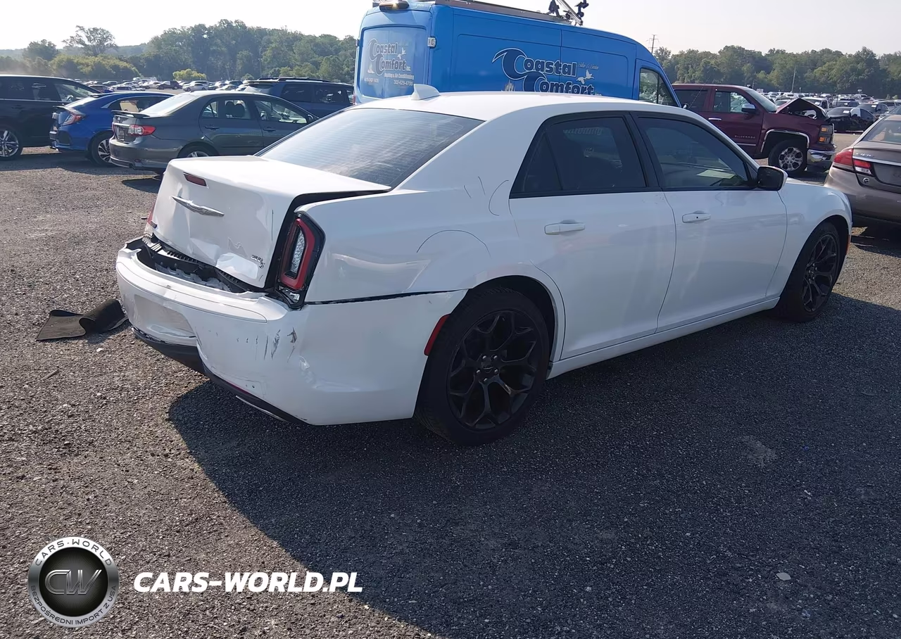 2019 Chrysler 300 300S VIN:2C3CCABGXKH700891 - 4