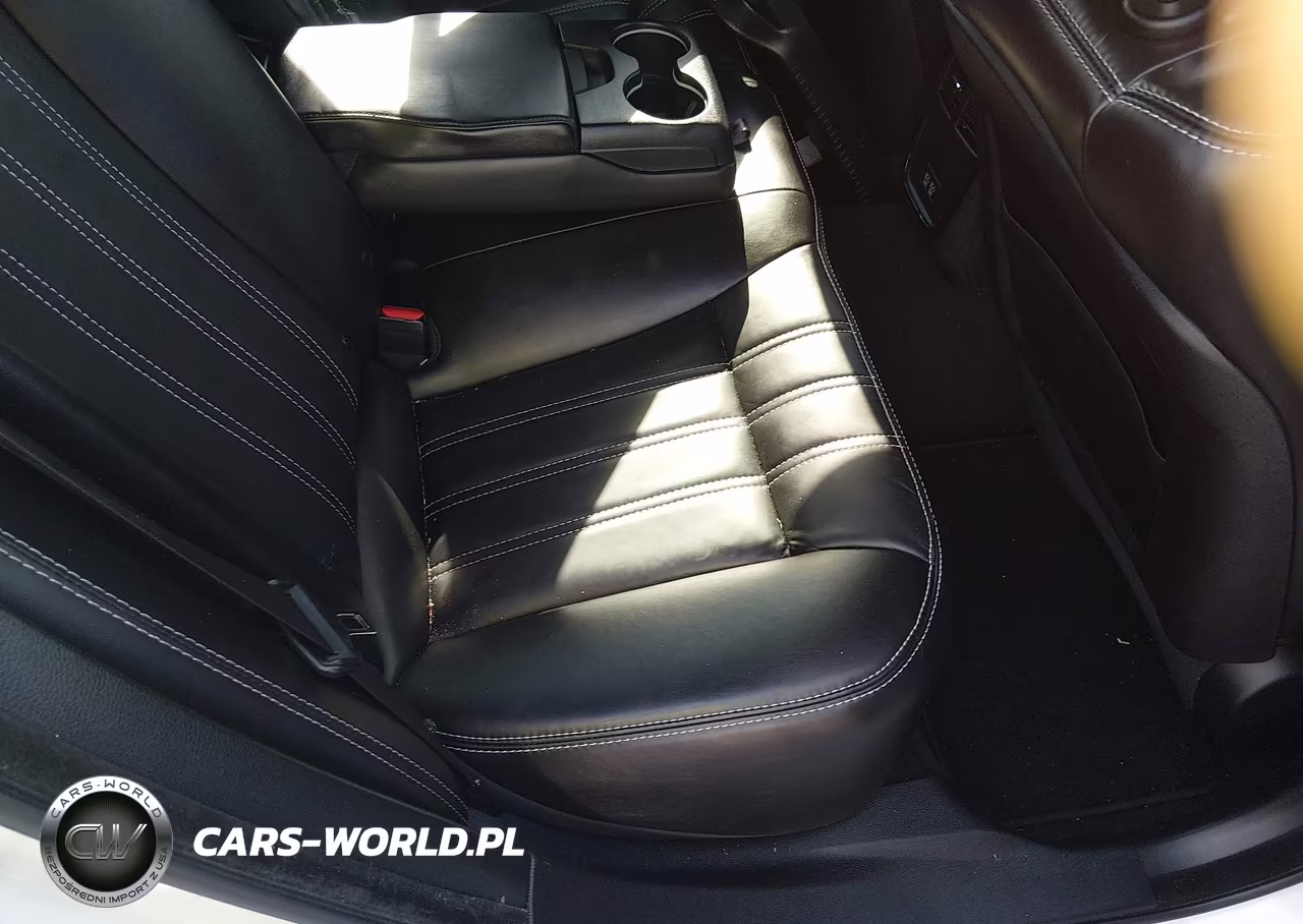 2019 Chrysler 300 300S VIN:2C3CCABGXKH700891 - 8