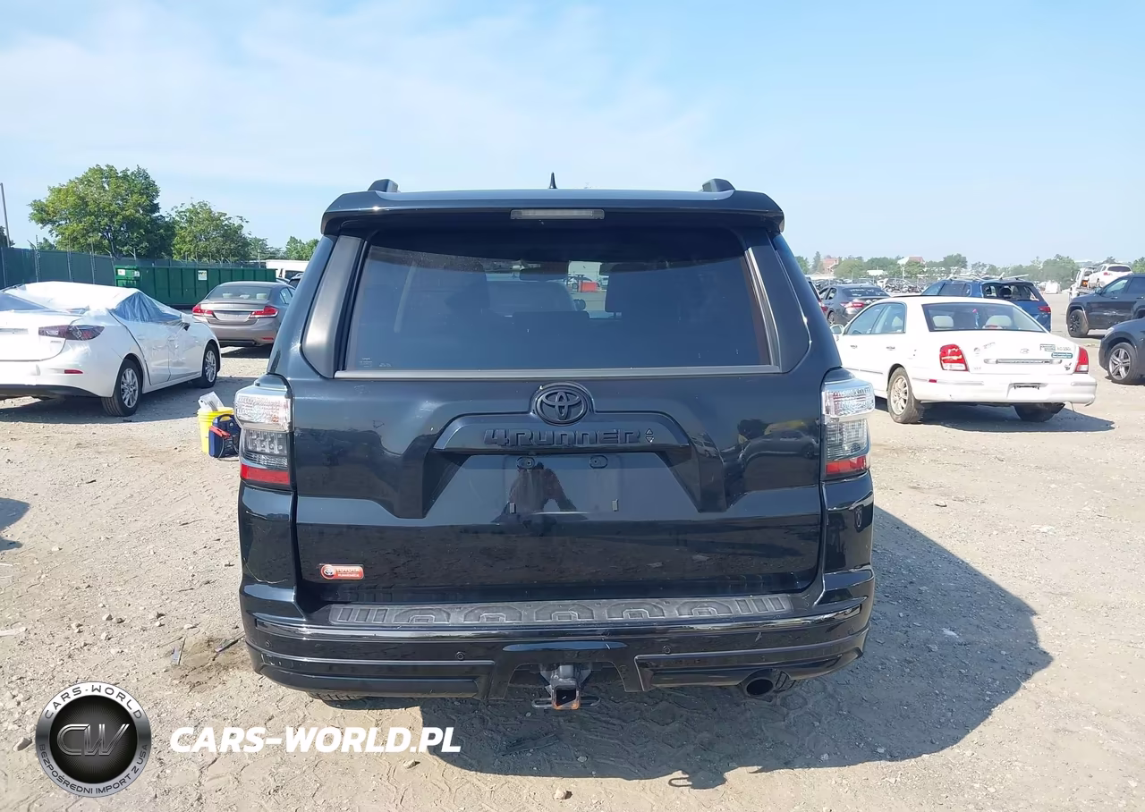 2020 Toyota 4Runner Nightshade Special Edition VIN:JTEBU5JR7L5823874 - 17