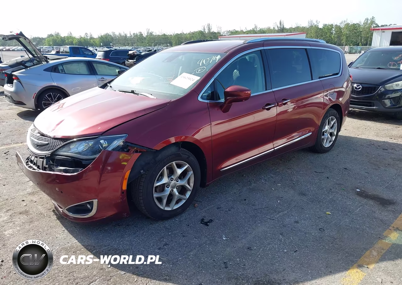 2017 Chrysler Pacifica Touring-L Plus VIN:2C4RC1EG0HR684074 - 2