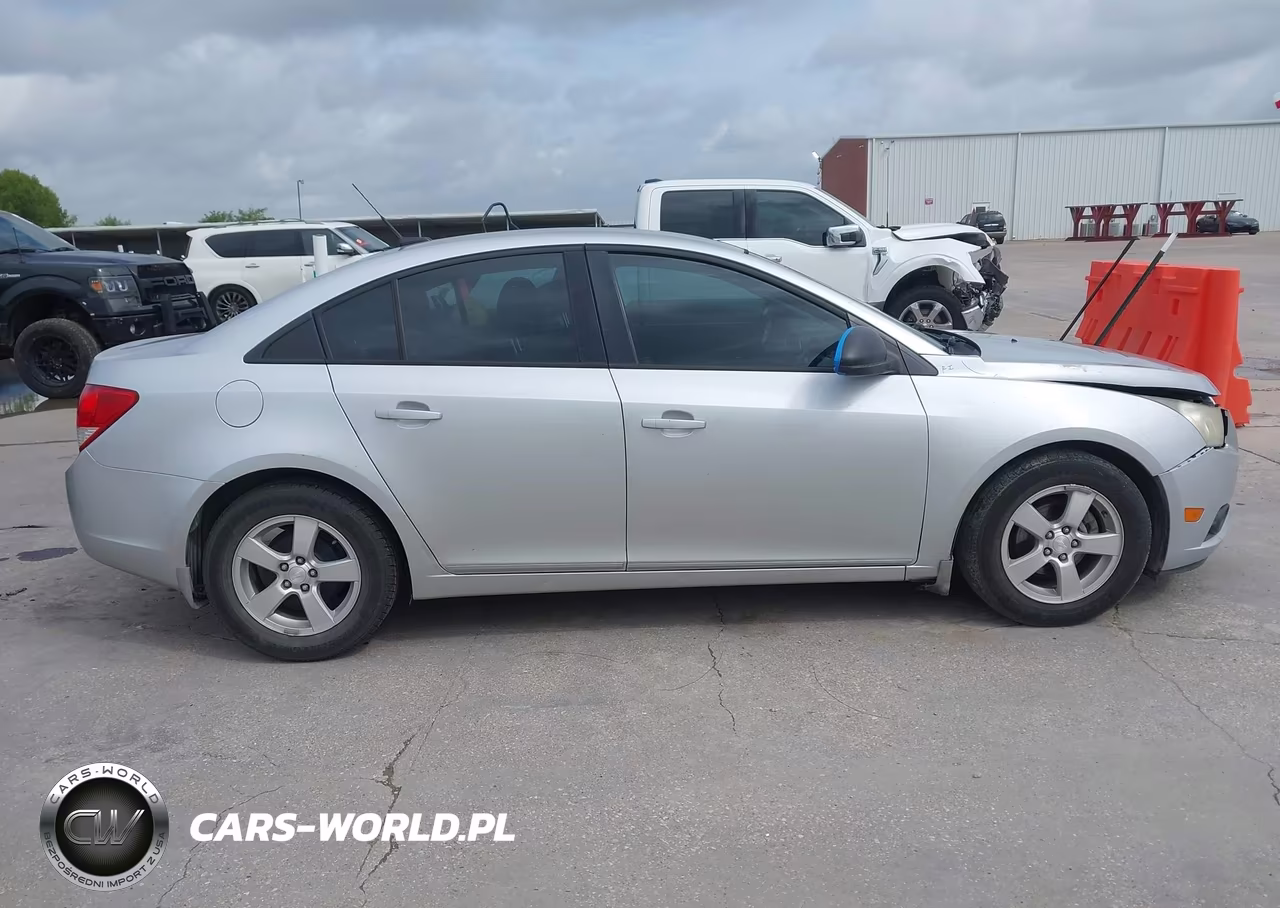 2013 Chevrolet Cruze Ls Auto VIN:1G1PA5SH4D7171657 - 13