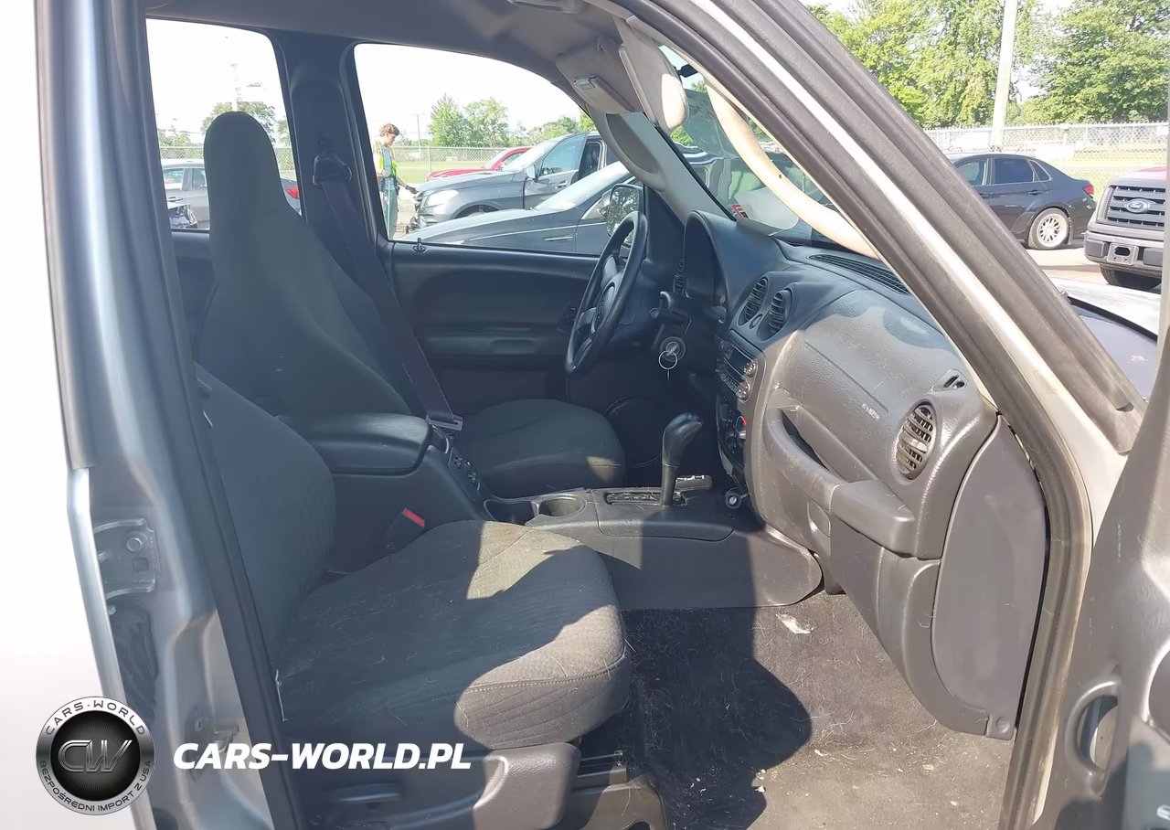 2004 Jeep Liberty Sport VIN:1J4GL48K44W276486 - 5