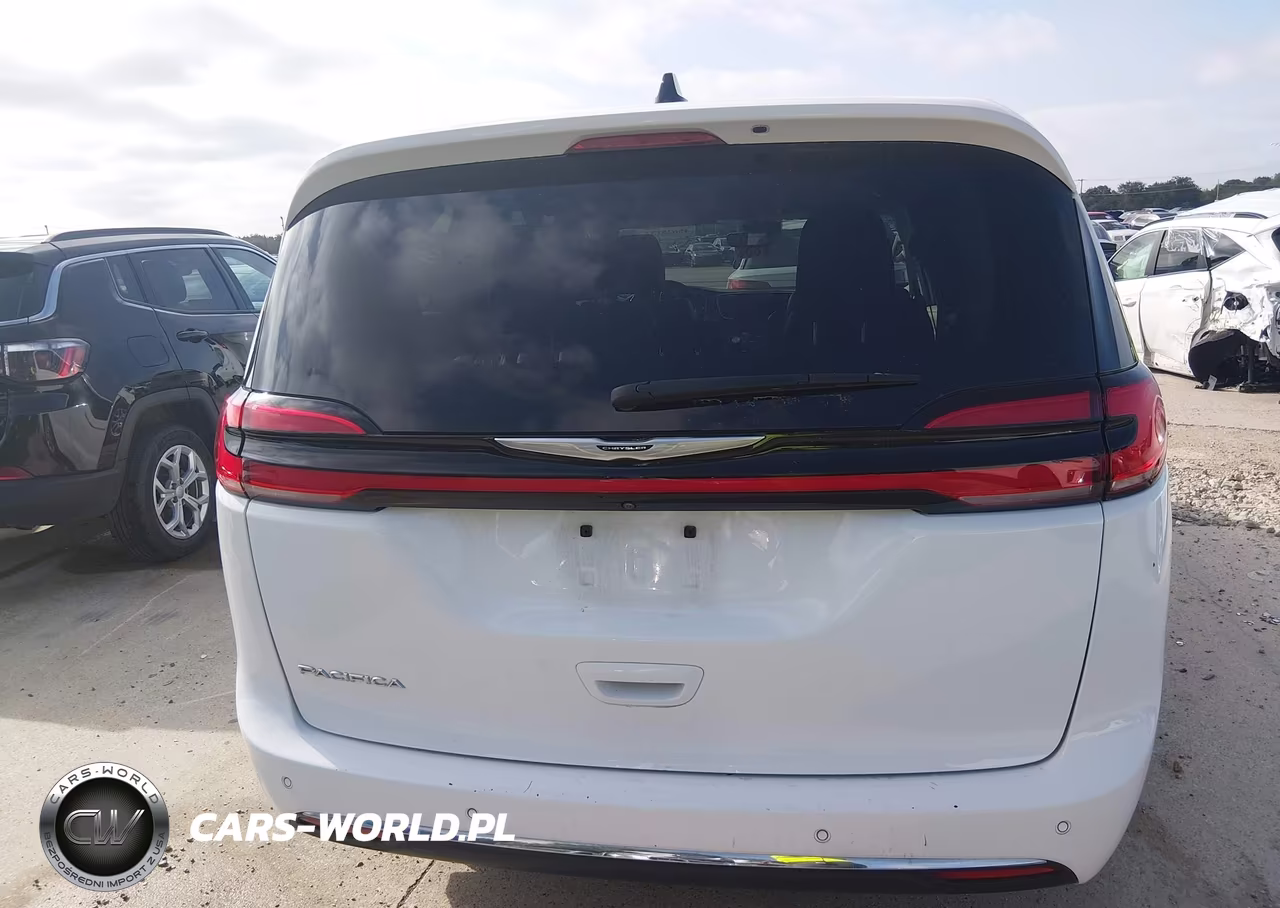 2024 Chrysler Pacifica Touring L VIN:2C4RC1BG3RR120084 - 16