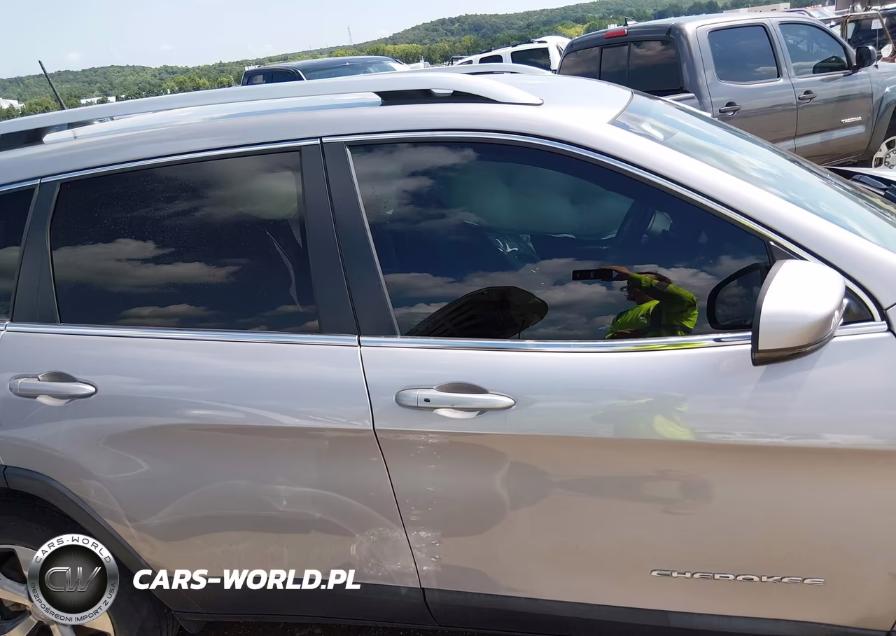 2019 Jeep Cherokee Limited 4X4 VIN:1C4PJMDXXKD438238 - 13
