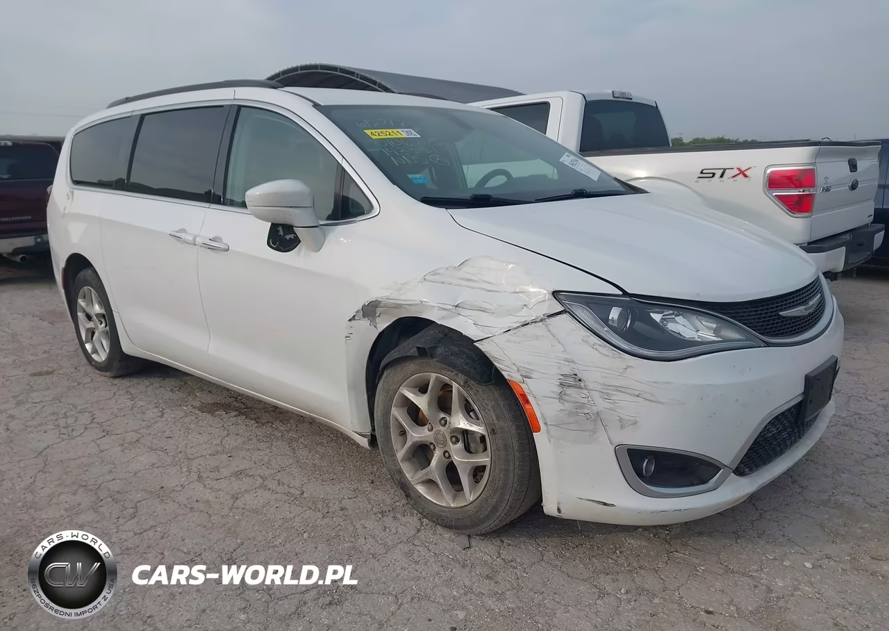 2020 Chrysler Pacifica Touring