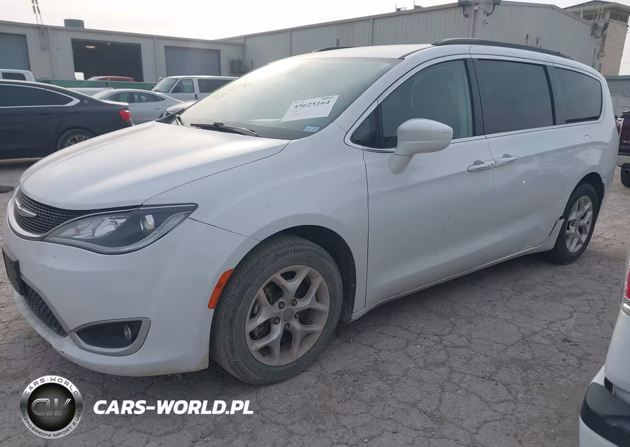 2020 Chrysler Pacifica Touring VIN:2C4RC1FG8LR143331 - 2
