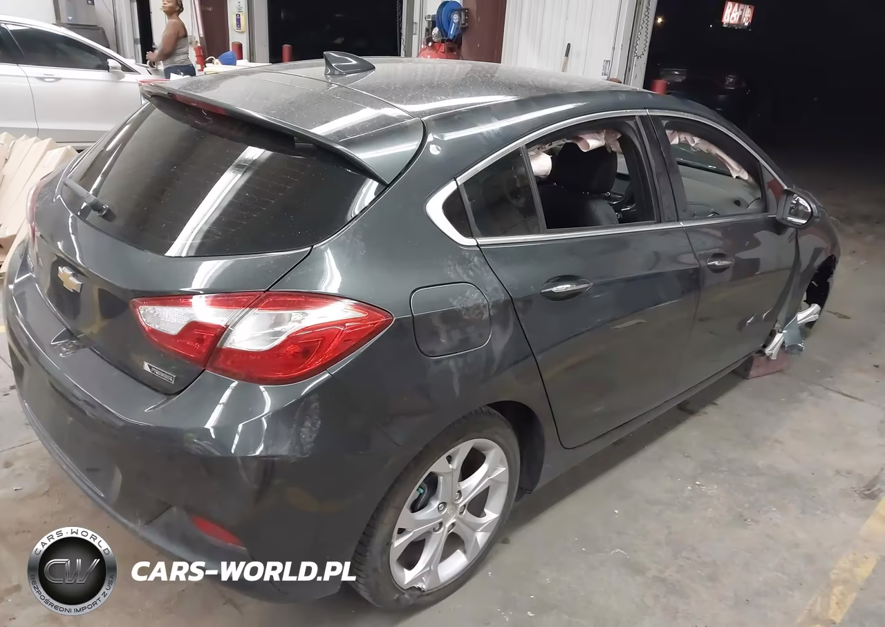 2018 Chevrolet Cruze Premier Auto VIN:3G1BF6SM6JS617111 - 4