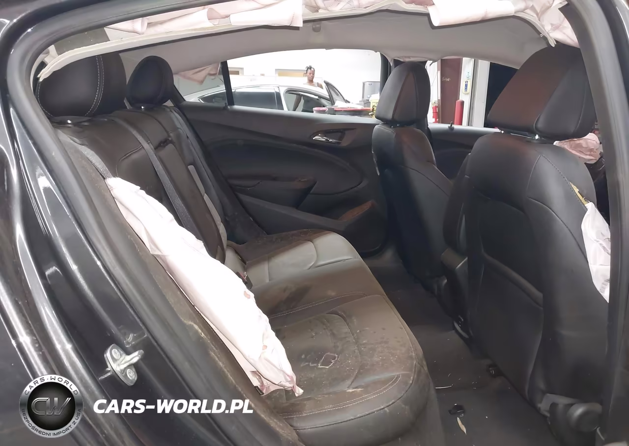 2018 Chevrolet Cruze Premier Auto VIN:3G1BF6SM6JS617111 - 8