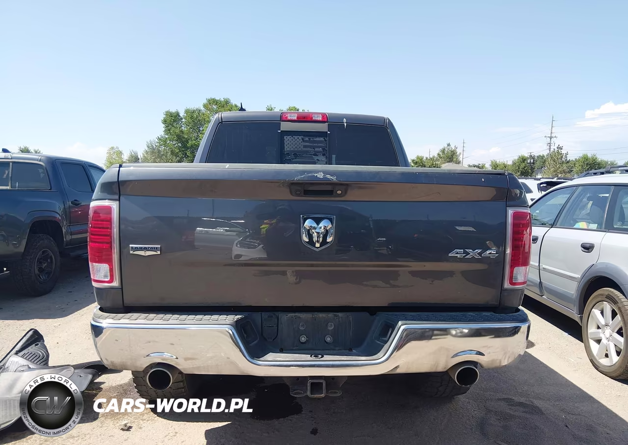 2016 Ram 1500 Laramie VIN:1C6RR7NT3GS411052 - 16