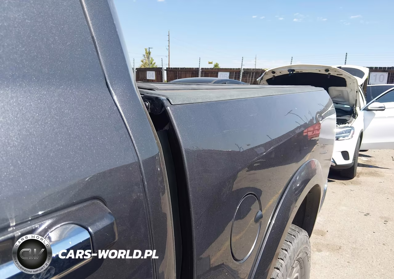 2016 Ram 1500 Laramie VIN:1C6RR7NT3GS411052 - 19