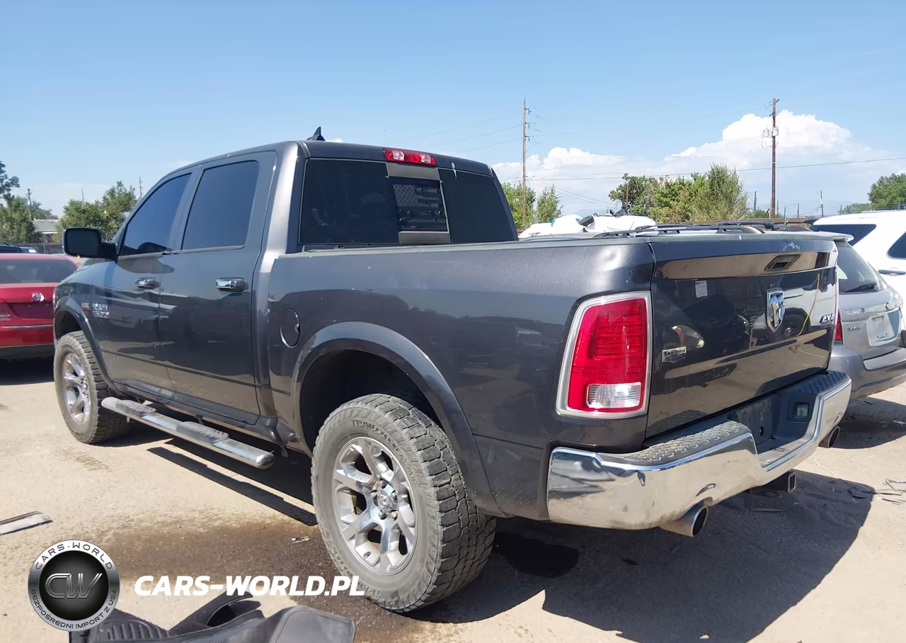 2016 Ram 1500 Laramie VIN:1C6RR7NT3GS411052 - 3