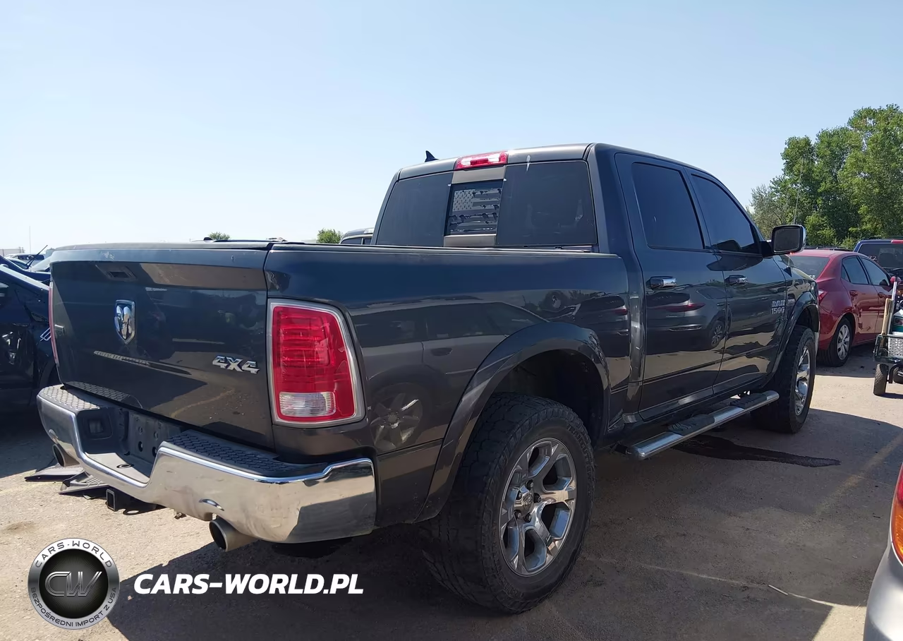 2016 Ram 1500 Laramie VIN:1C6RR7NT3GS411052 - 4