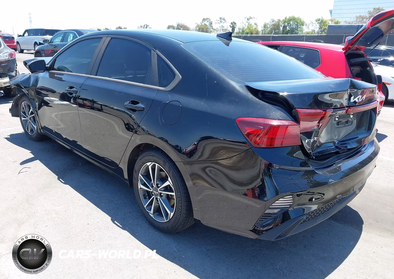 2023 Kia Forte Lxs VIN:3KPF24AD5PE579551 - 3