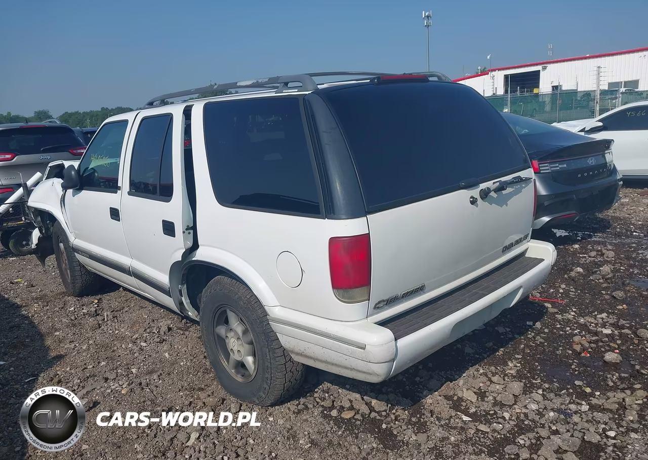 1996 Chevrolet Blazer VIN:1GNDT13WXT2232460 - 3