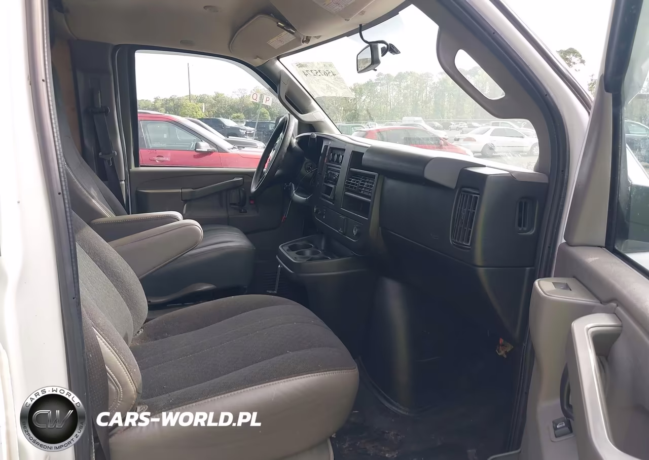 2019 Chevrolet Express 2500 Work Van VIN:1GCWGAFG4K1358859 - 5
