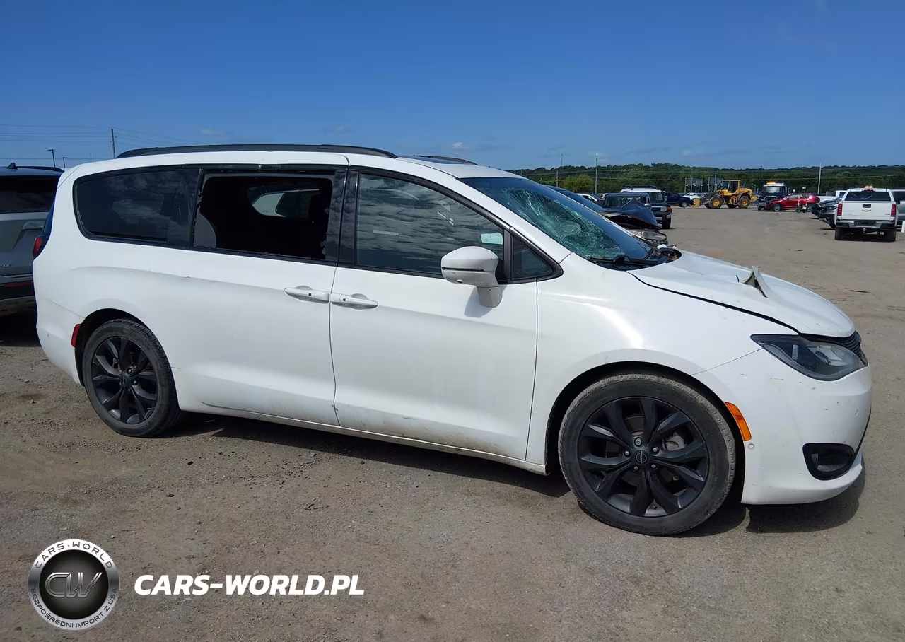 2019 Chrysler Pacifica Limited VIN:2C4RC1GG7KR548688 - 13