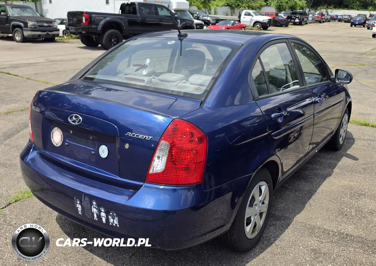 2010 Hyundai Accent Gls VIN:KMHCN4AC2AU455386 - 4