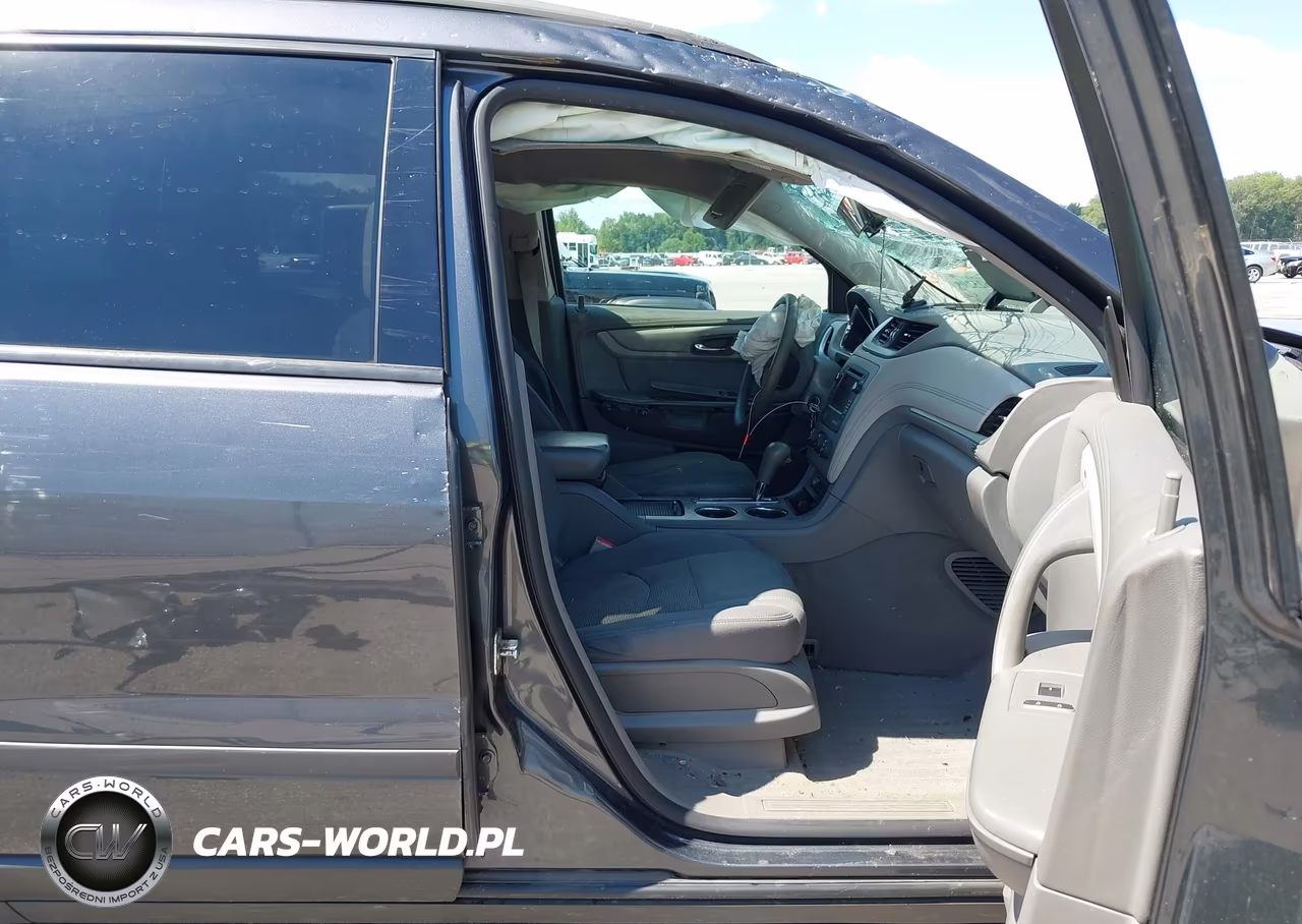 2013 Chevrolet Traverse Ls VIN:1GNKRFED3DJ268335 - 5