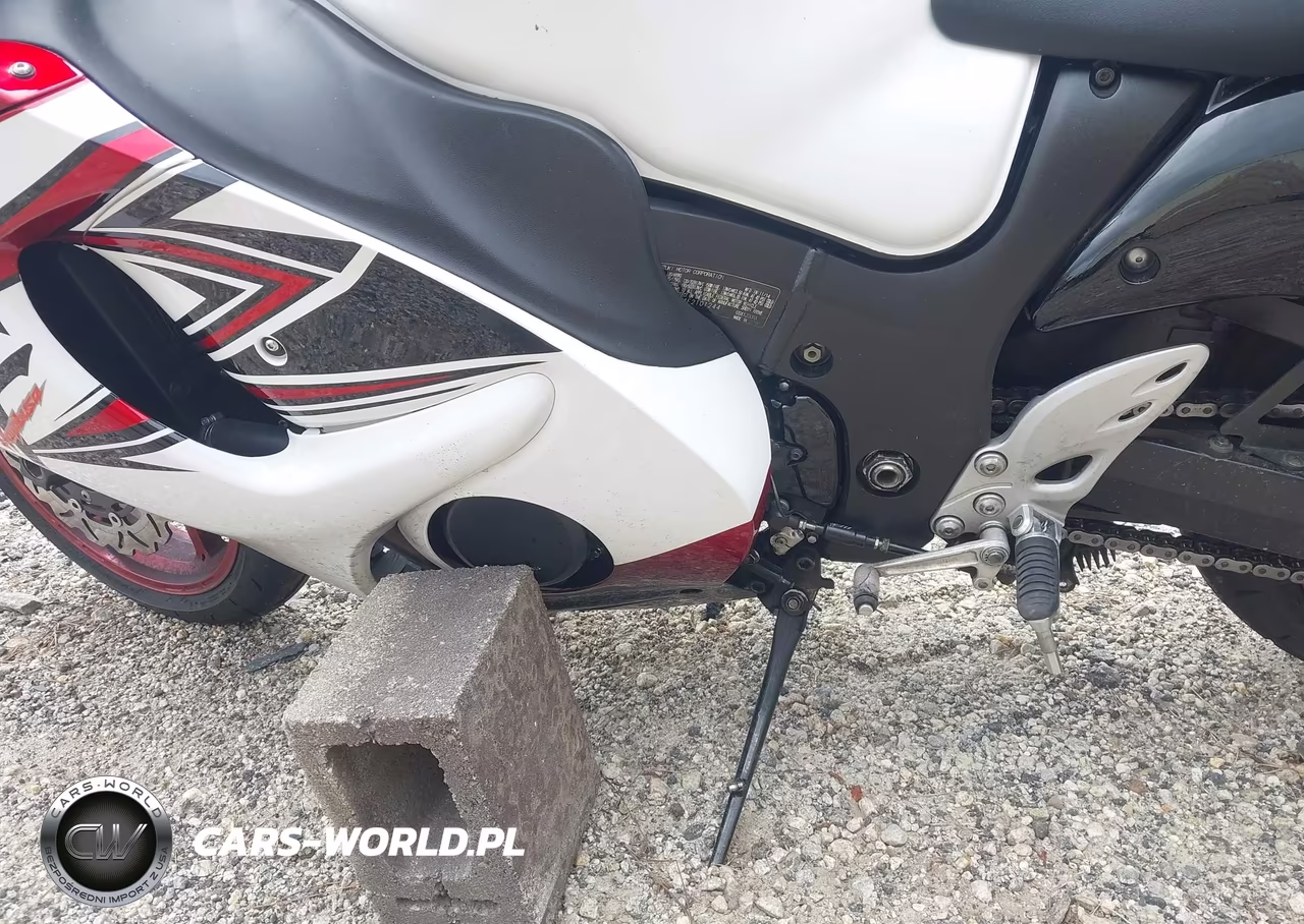 2015 Suzuki Gsx1300 Ra VIN:JS1GX72B4F2101244 - 9