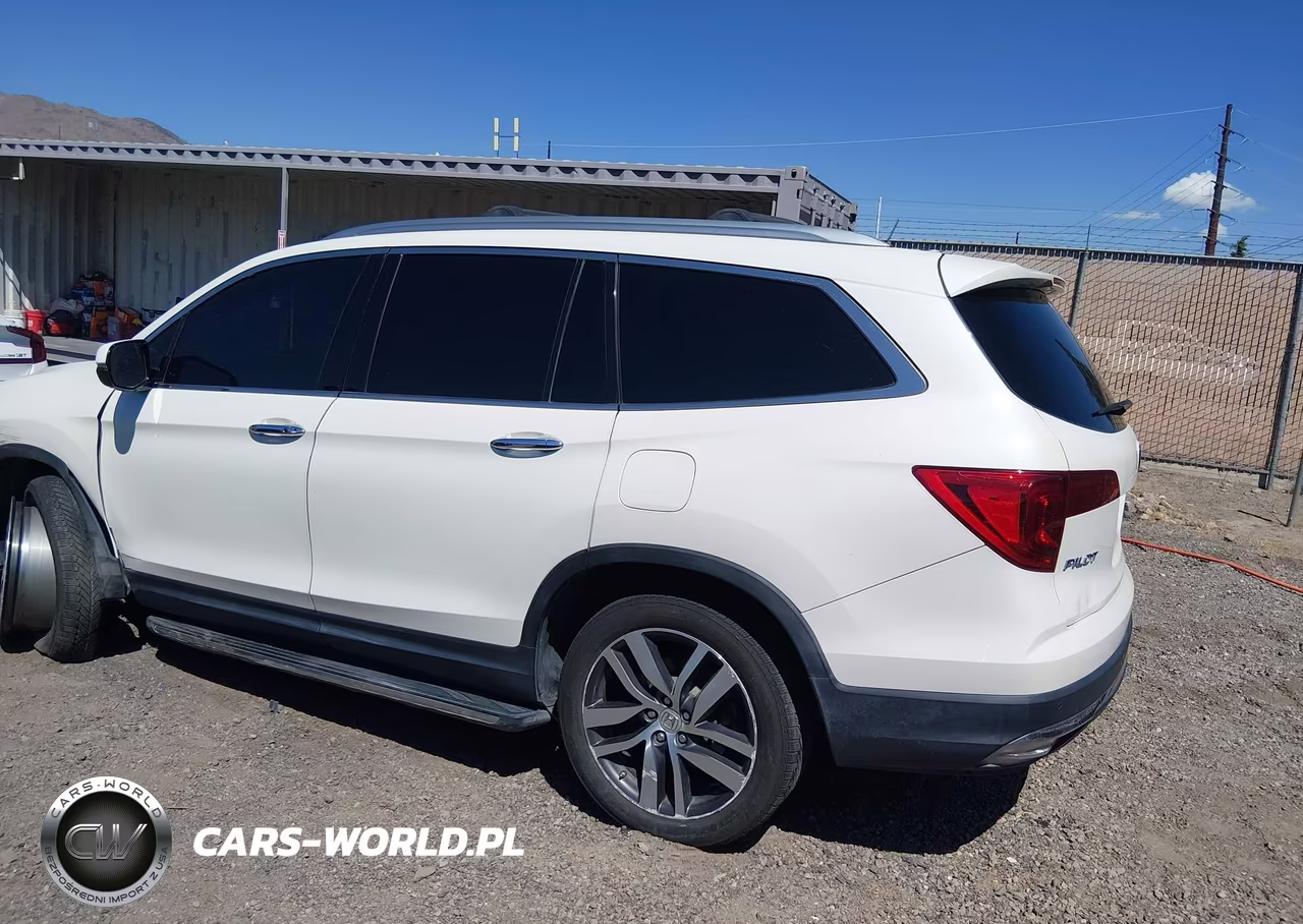 2017 Honda Pilot Touring VIN:5FNYF6H99HB069631 - 14