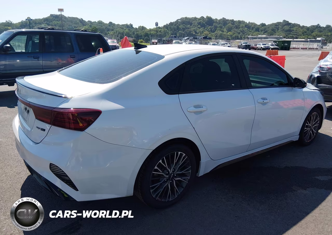2024 Kia Forte Gt-Line VIN:3KPF54AD7RE730755 - 4