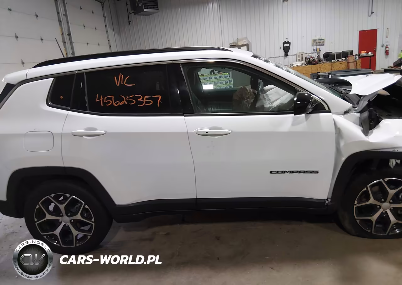 2024 Jeep Compass Latitude 4X4 VIN:3C4NJDBN0RT606174 - 13