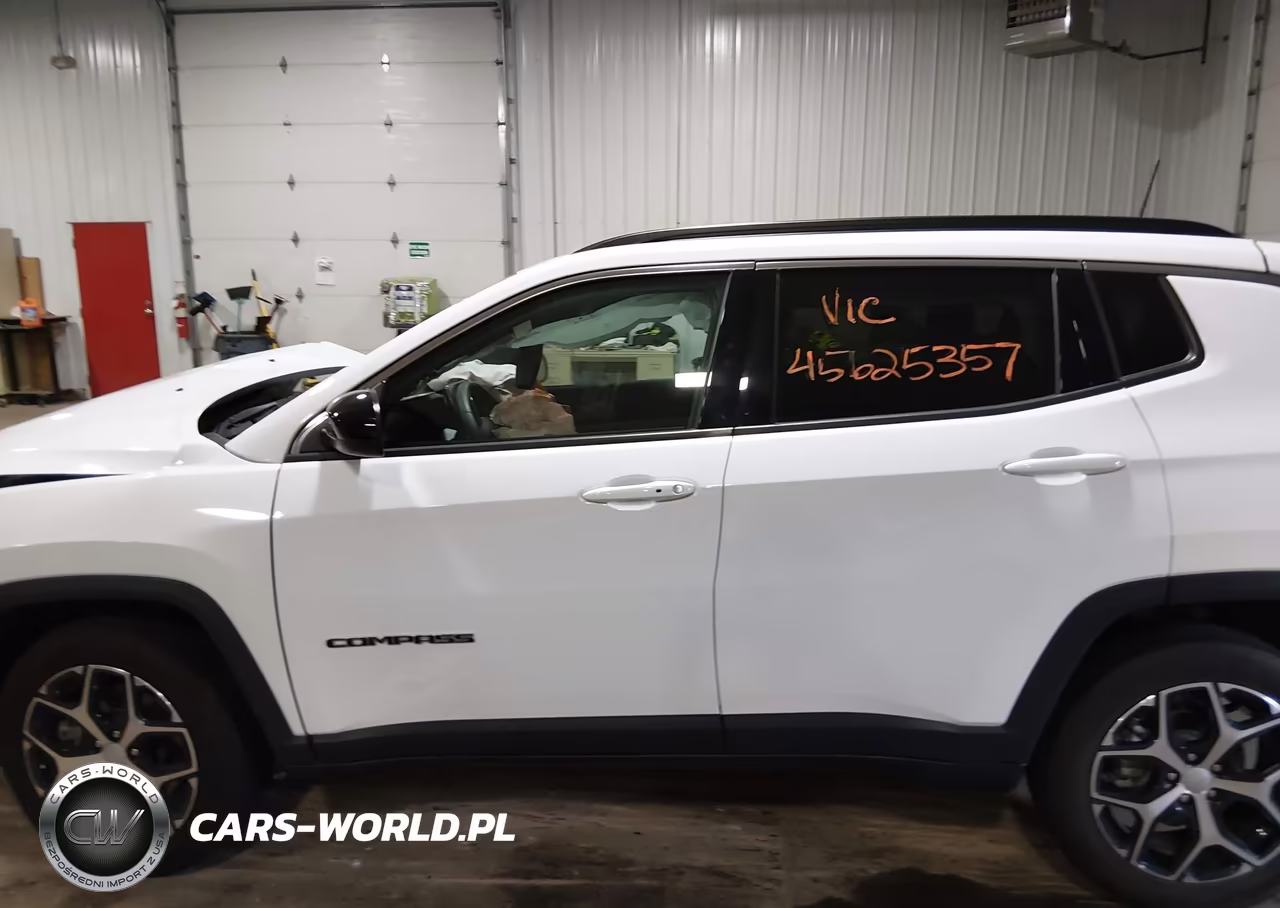 2024 Jeep Compass Latitude 4X4 VIN:3C4NJDBN0RT606174 - 14
