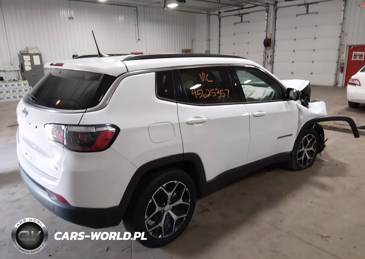 2024 Jeep Compass Latitude 4X4 VIN:3C4NJDBN0RT606174 - 4
