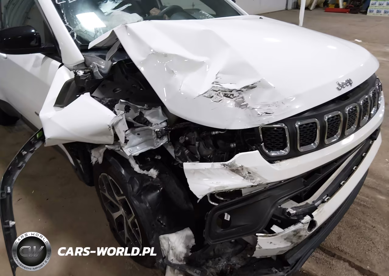 2024 Jeep Compass Latitude 4X4 VIN:3C4NJDBN0RT606174 - 6