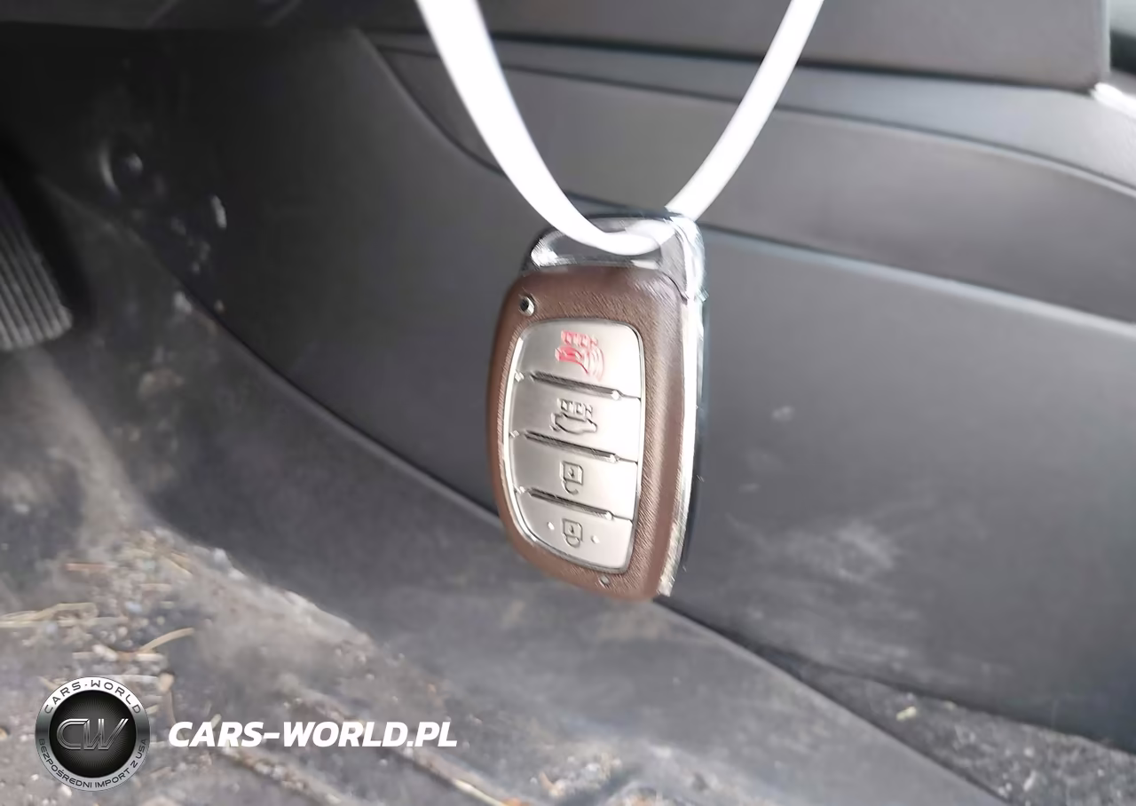 2018 Hyundai Elantra Value Edition VIN:5NPD84LF2JH362448 - 11