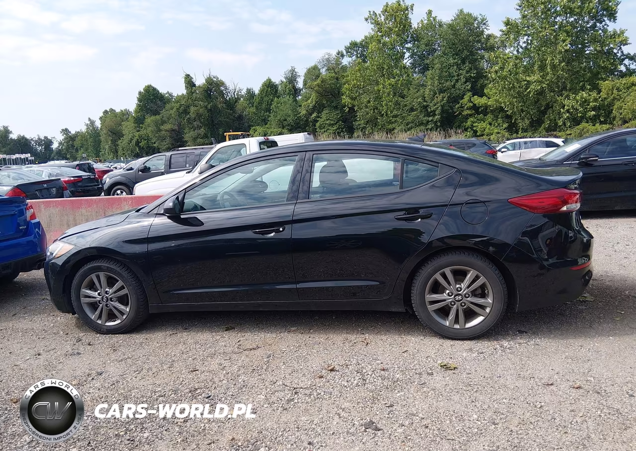 2018 Hyundai Elantra Value Edition VIN:5NPD84LF2JH362448 - 14
