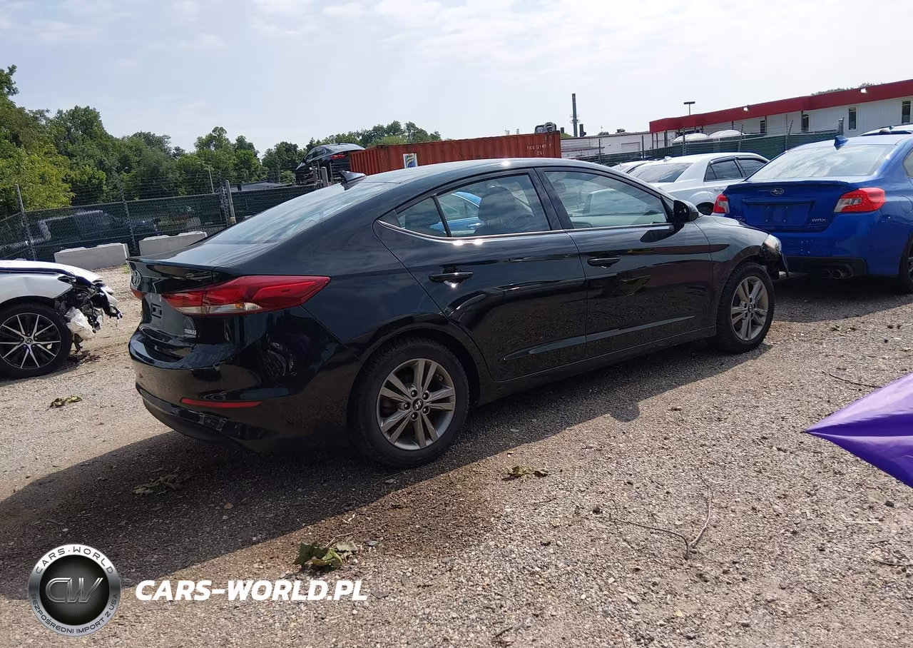 2018 Hyundai Elantra Value Edition VIN:5NPD84LF2JH362448 - 4
