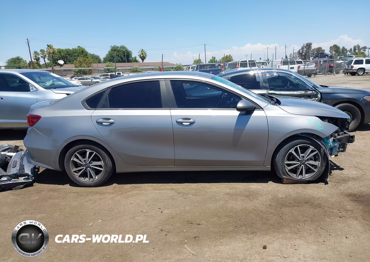 2022 Kia Forte Lxs VIN:3KPF24AD1NE456150 - 14
